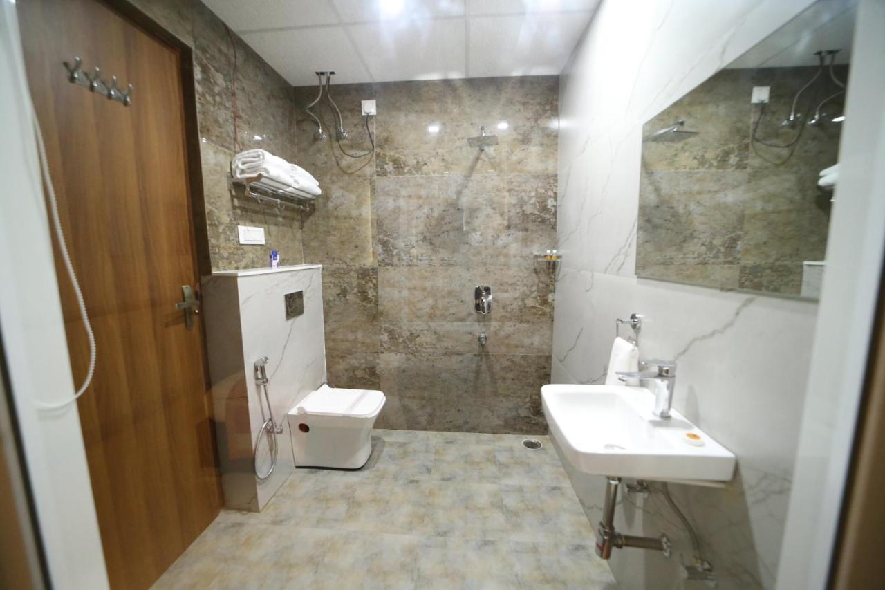 Hotel Myriad Inn Jaipur Buitenkant foto
