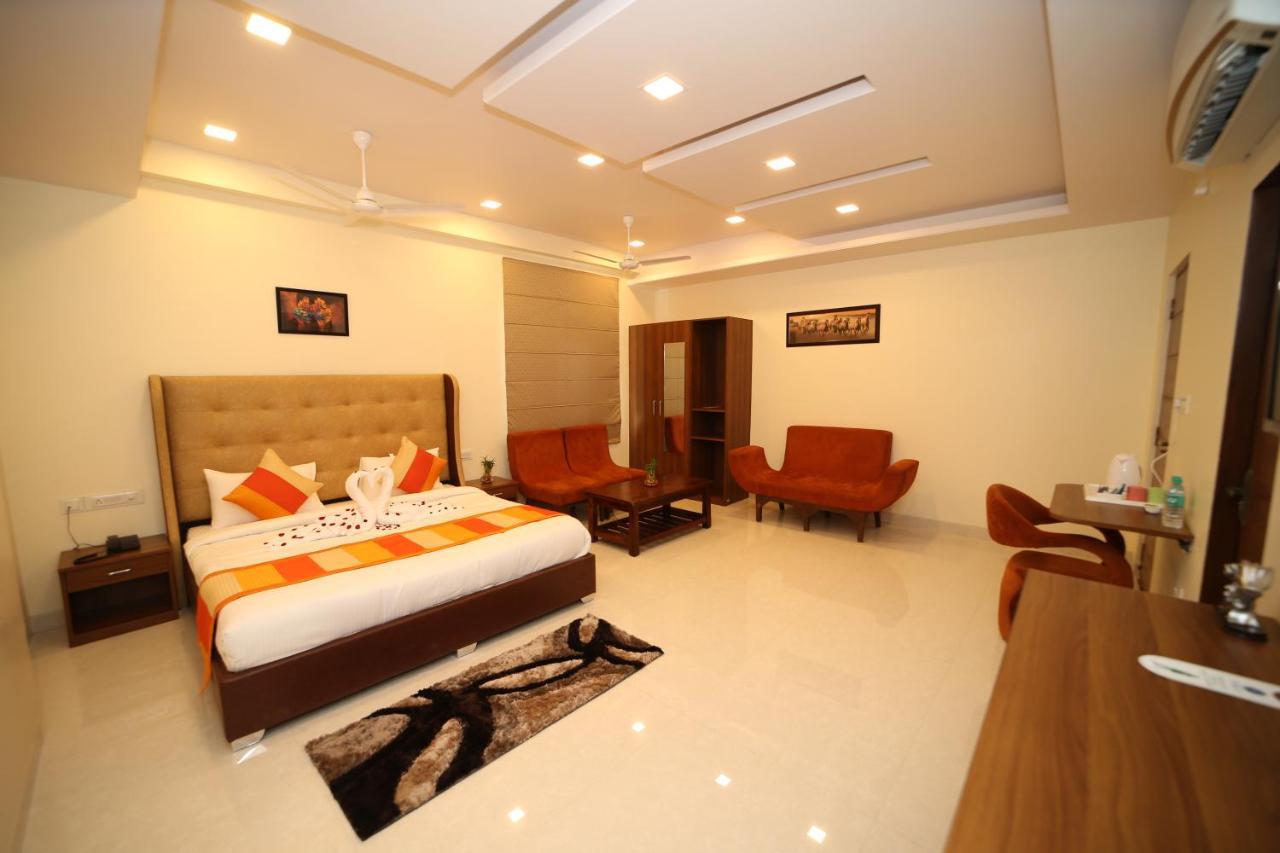 Hotel Myriad Inn Jaipur Buitenkant foto